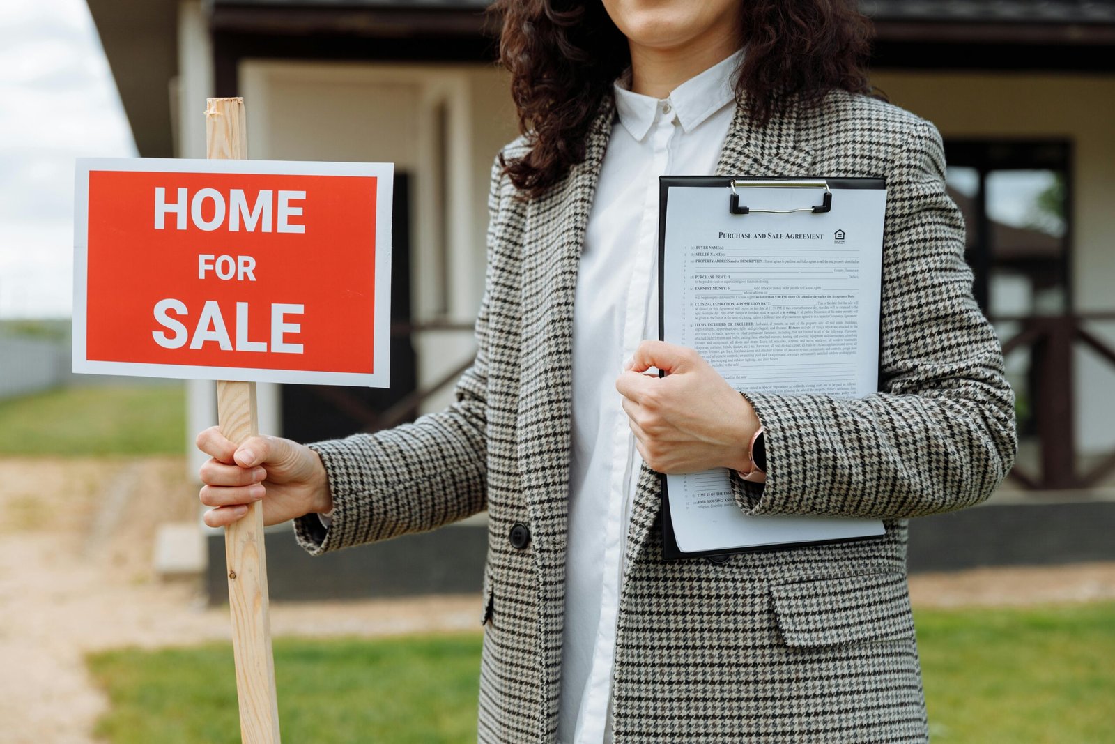 How Cornwall Buying Agents Help You Secure Better Property Deals